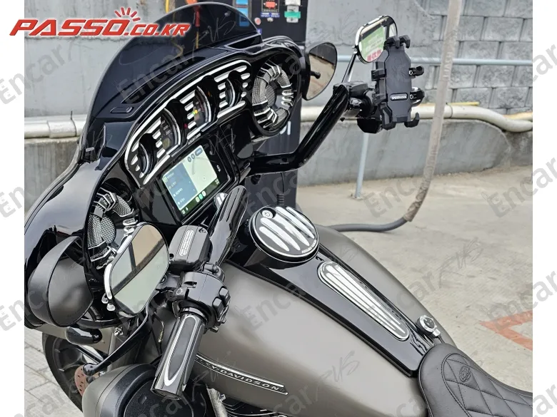 HARLEY-DAVIDSON FLHXS STREET GLIDE SPECIAL - фото 3