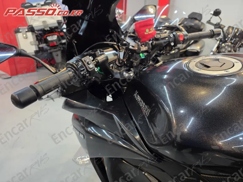 Kawasaki Z 1000 Sx - фото 3