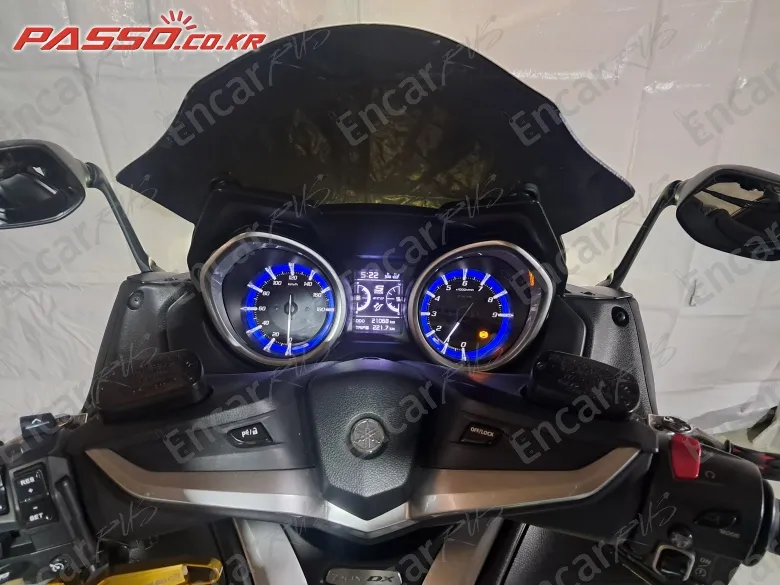 YAMAHA T MAX DX - фото 6