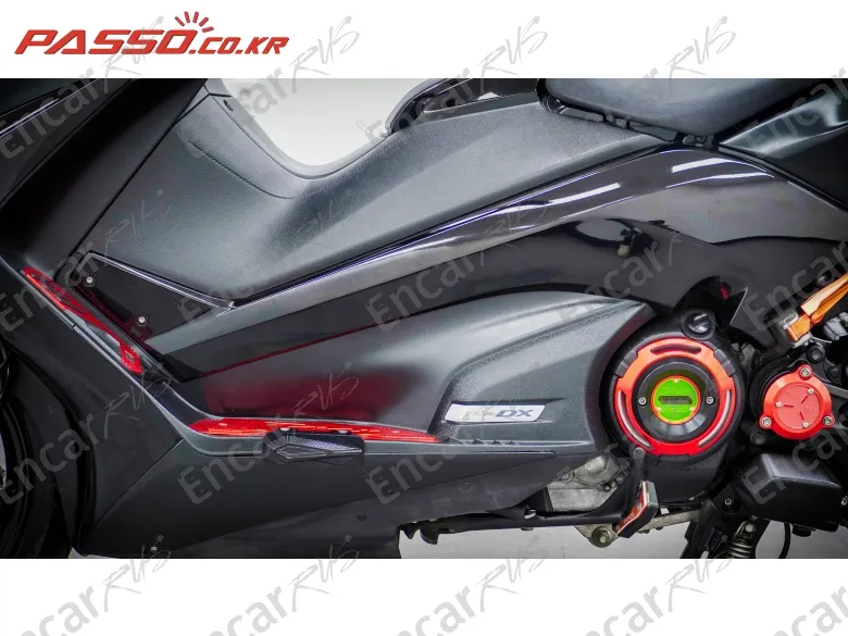 YAMAHA T MAX DX - фото 4