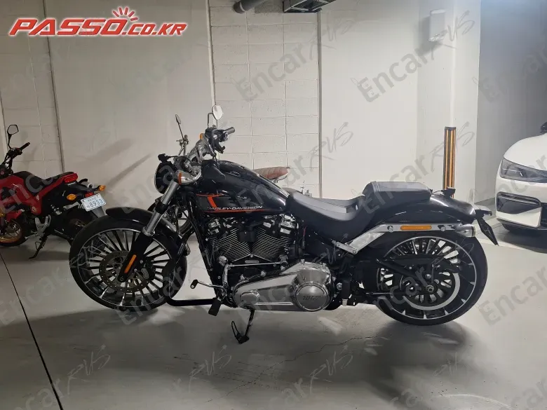 Harley-Davidson Breakout 117 - фото 1