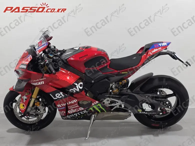Ducati Panigale V4 S - фото 1