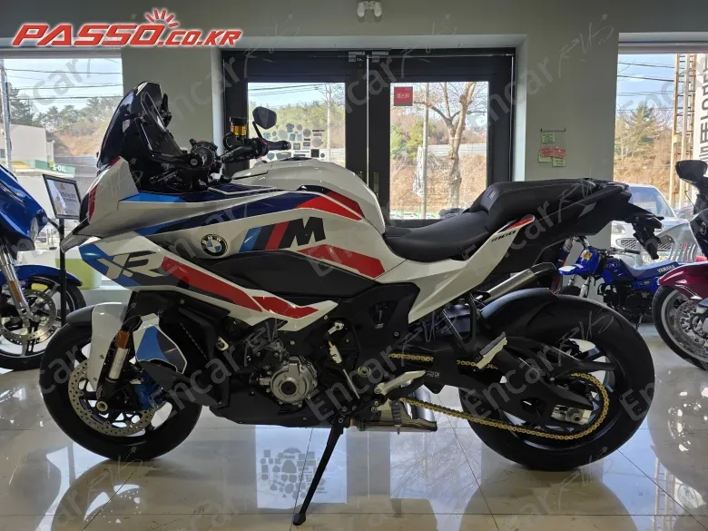 BMW M 1000 XR - фото 1