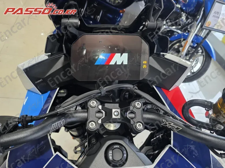 BMW M 1000 XR - фото 3