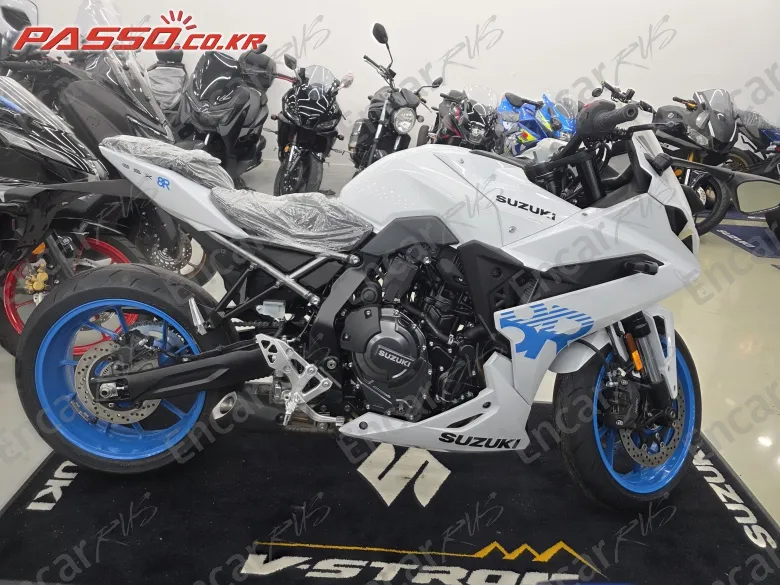 Suzuki Gsx 8 R - фото 0
