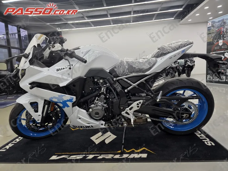 Suzuki Gsx 8 R - фото 1