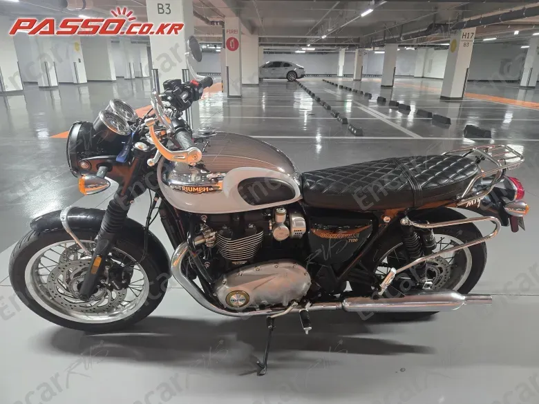 Triumph Bonneville T120 - фото 1