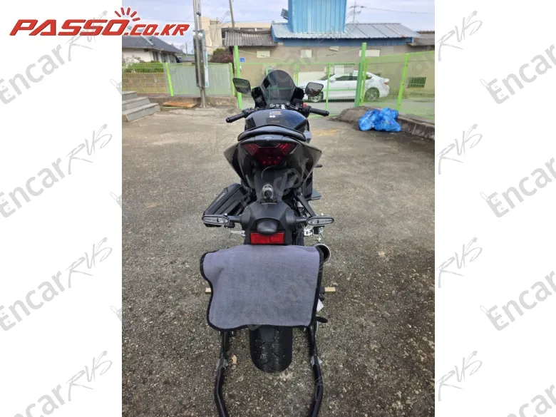 YAMAHA YZF R3 - фото 2
