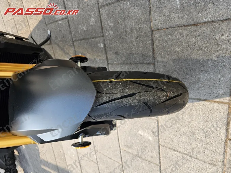 Suzuki Gsx S 1000 - фото 5