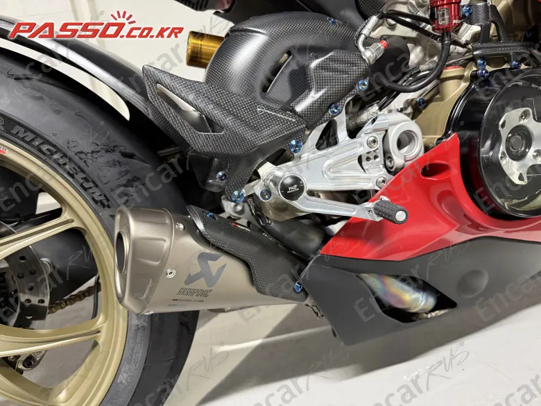 Ducati Panigale V4 S - фото 6