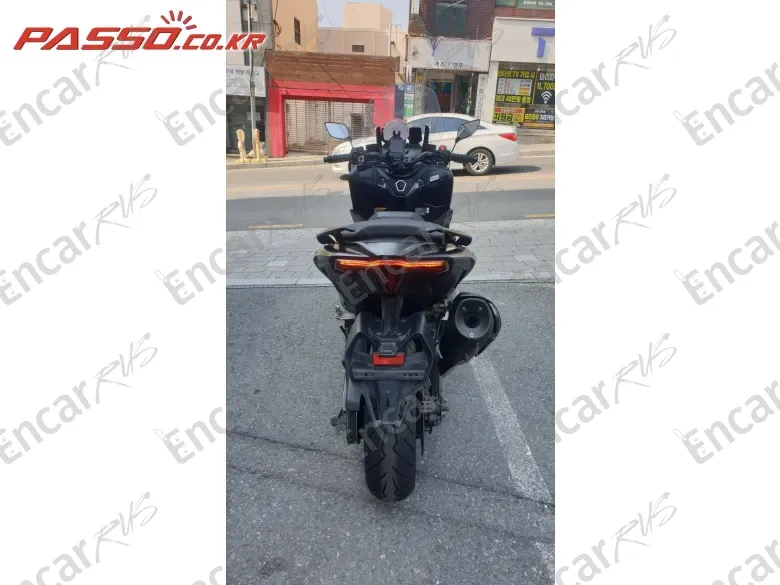 YAMAHA T MAX 560 - фото 2
