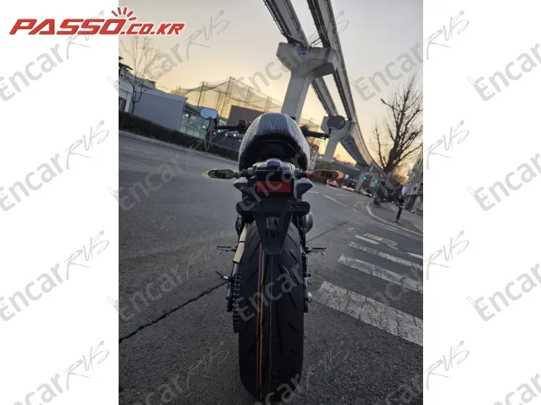 YAMAHA XSR 900 - фото 2