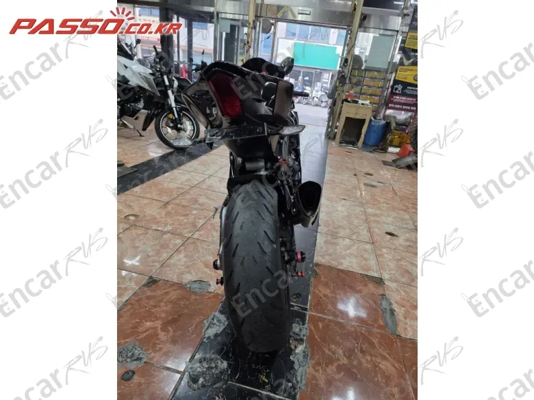 YAMAHA YZF R6 - фото 2