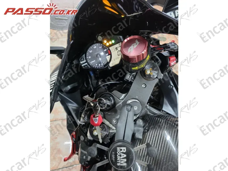 YAMAHA YZF R6 - фото 3