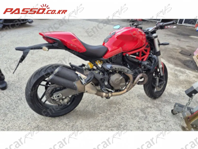 Ducati Monster 821 - фото 4