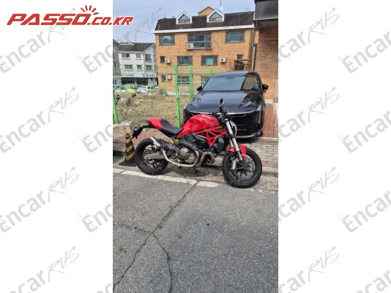 Ducati Monster 821 - фото 6
