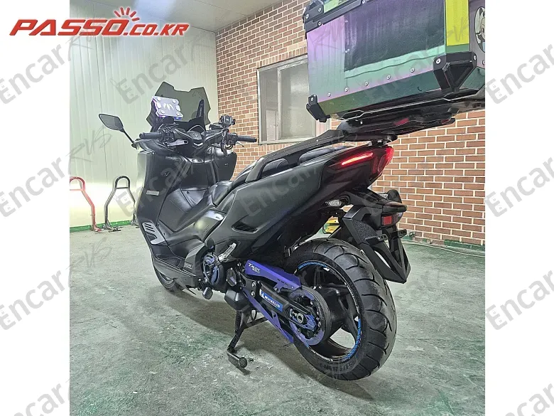 YAMAHA T MAX 560 - фото 4