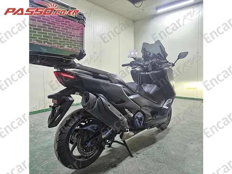 YAMAHA T MAX 560 - фото 6