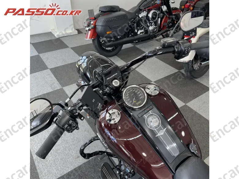 HARLEY-DAVIDSON ROADKING SPECIAL - фото 3