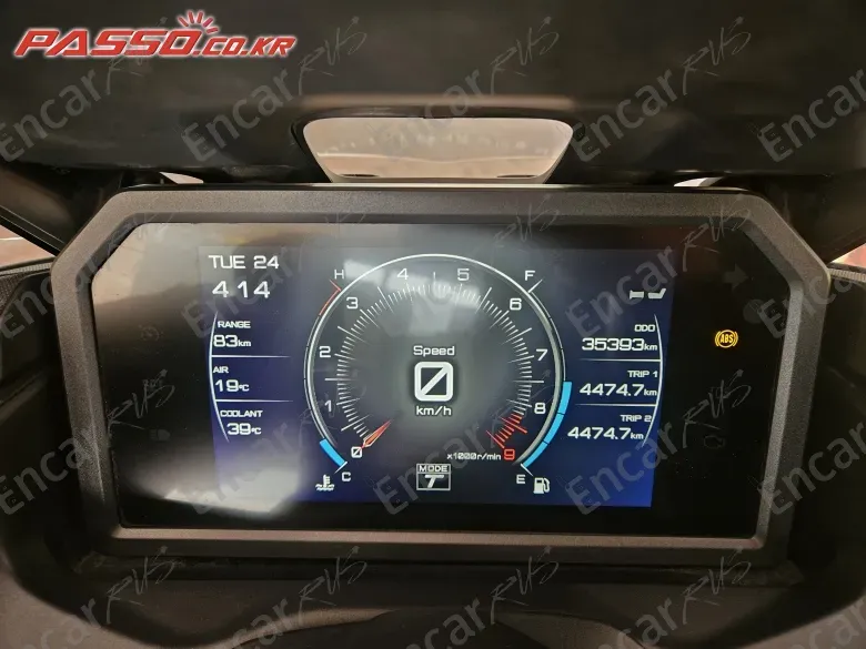 YAMAHA T MAX 560 - фото 2