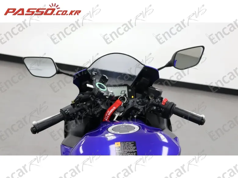 YAMAHA YZF R3 - фото 3
