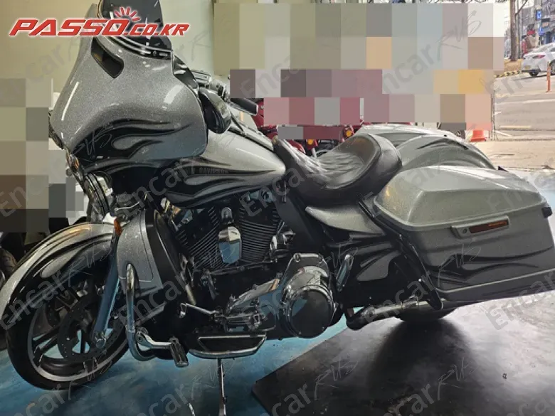 HARLEY-DAVIDSON FLHXS STREET GLIDE SPECIAL - фото 1