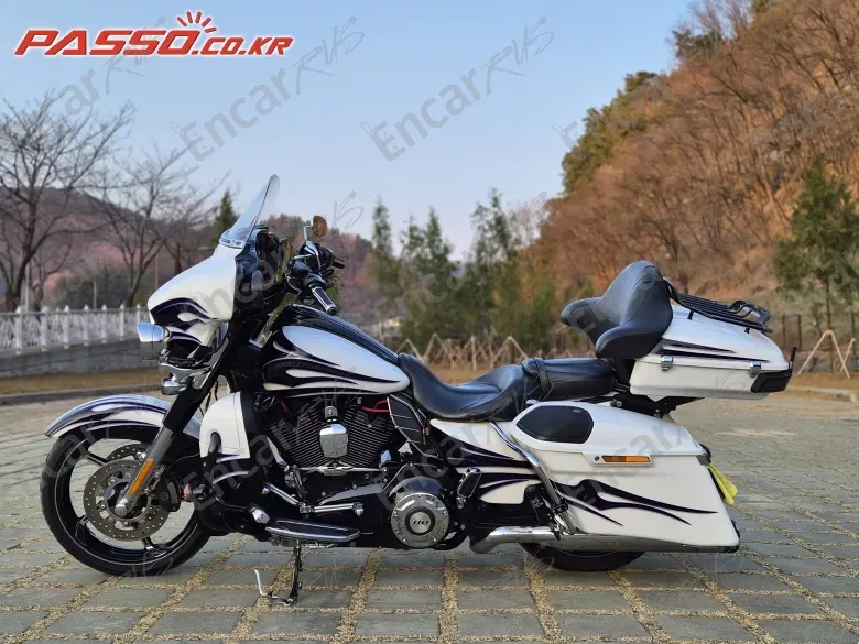 HARLEY-DAVIDSON FLHXSE - фото 0