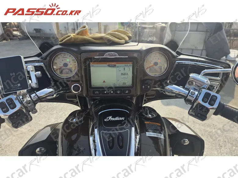 Indian Chief Roadmaster - фото 3
