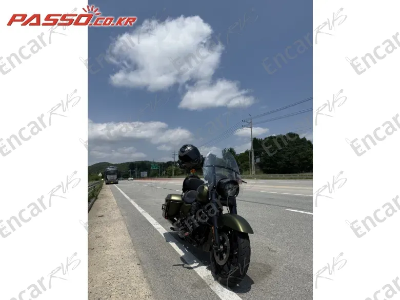 HARLEY-DAVIDSON ROAD KING SPECIAL - фото 2