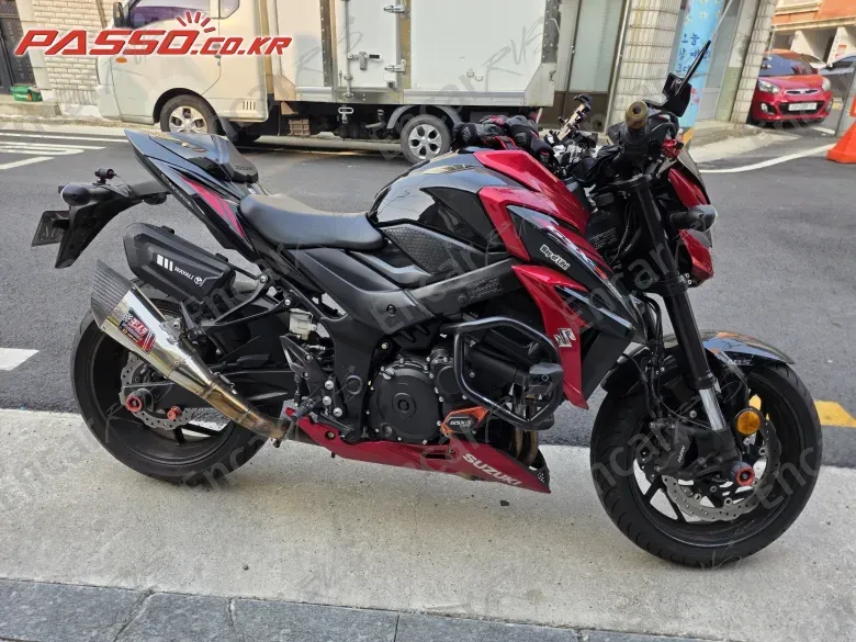 SUZUKI GSX S 750 - фото 0