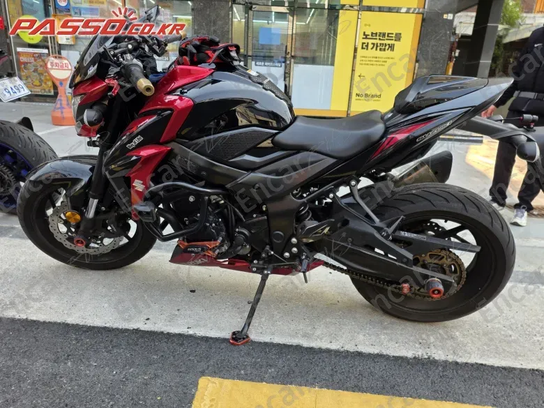 SUZUKI GSX S 750 - фото 1