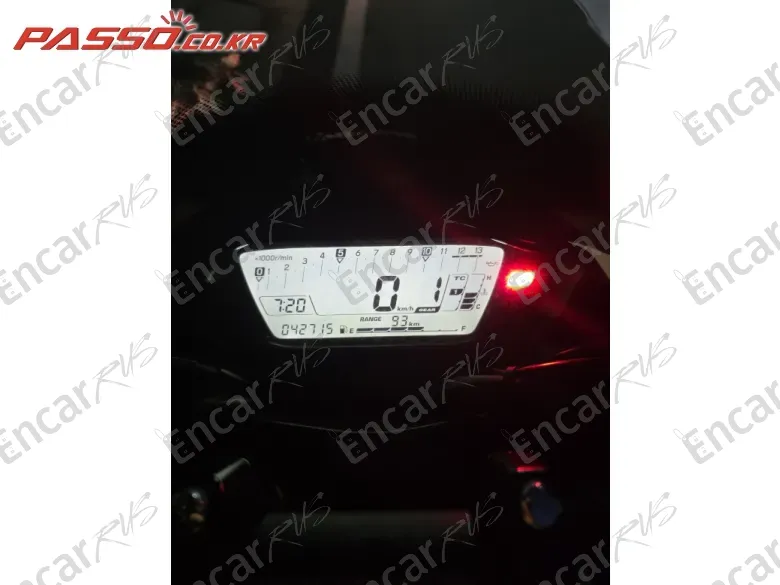 SUZUKI GSX S 750 - фото 3