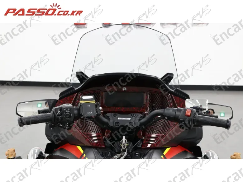 BRP CAN-AM SPYDER RT LIMITED - фото 3