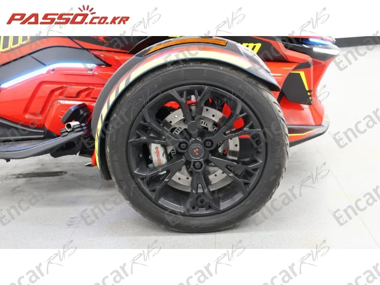 BRP CAN-AM SPYDER RT LIMITED - фото 5