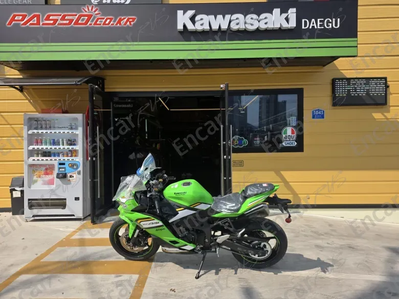 KAWASAKI NINJA ZX 4 RR - фото 2