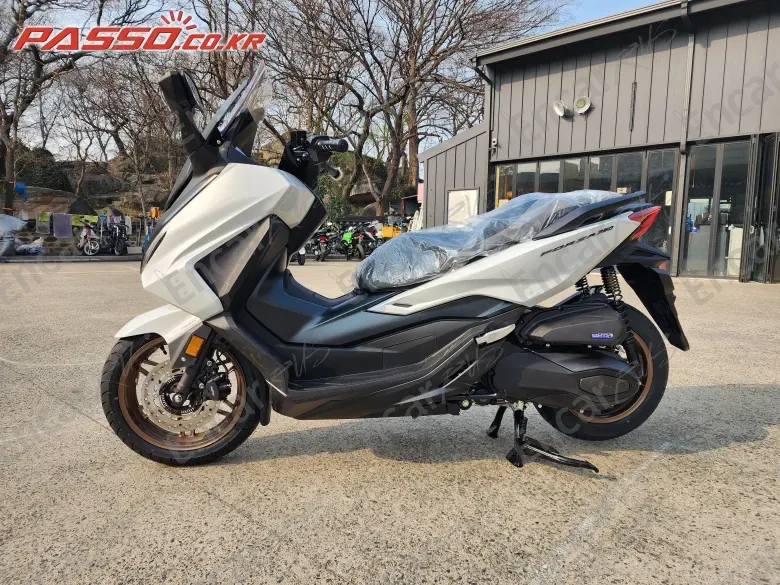 HONDA FORZA 350 - фото 1