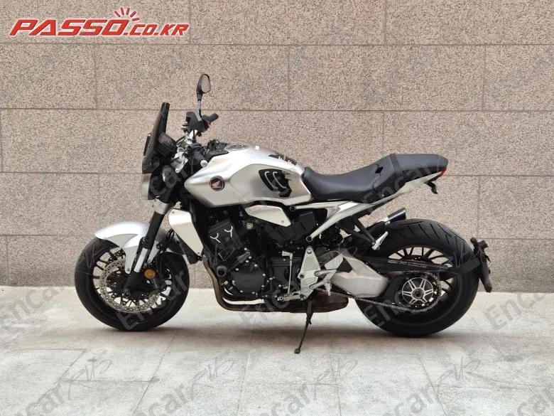 HONDA CB 1000 R - фото 1