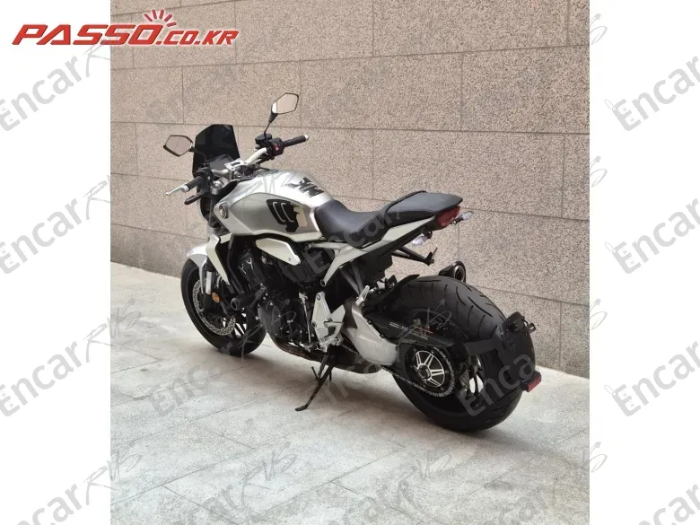 HONDA CB 1000 R - фото 6