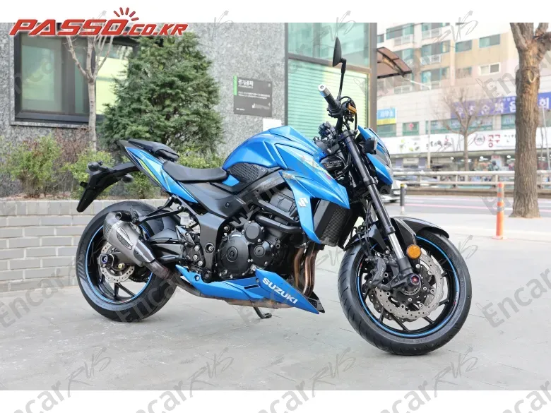 SUZUKI GSX S 750 - фото 0