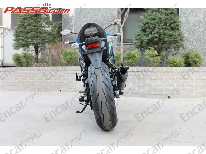 SUZUKI GSX S 750 - фото 2