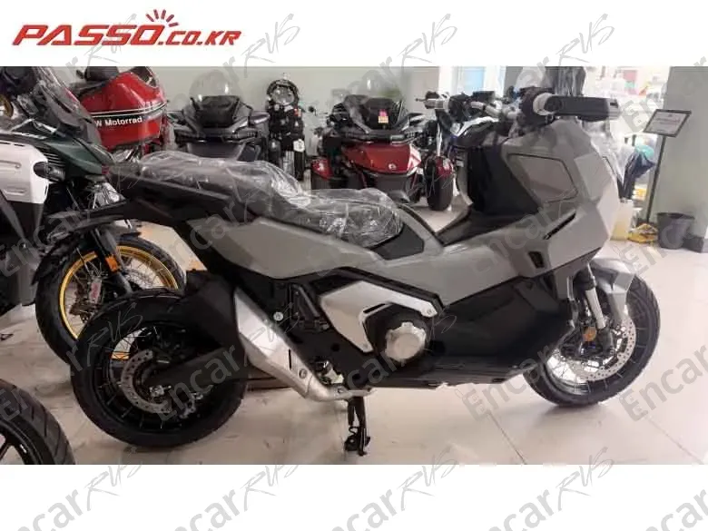 HONDA X ADV - фото 0