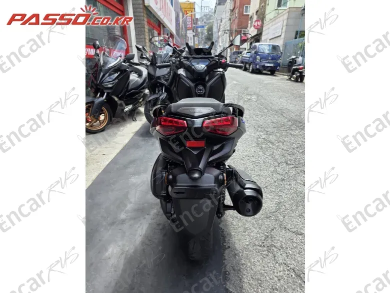 YAMAHA X MAX 300 ABS - фото 2