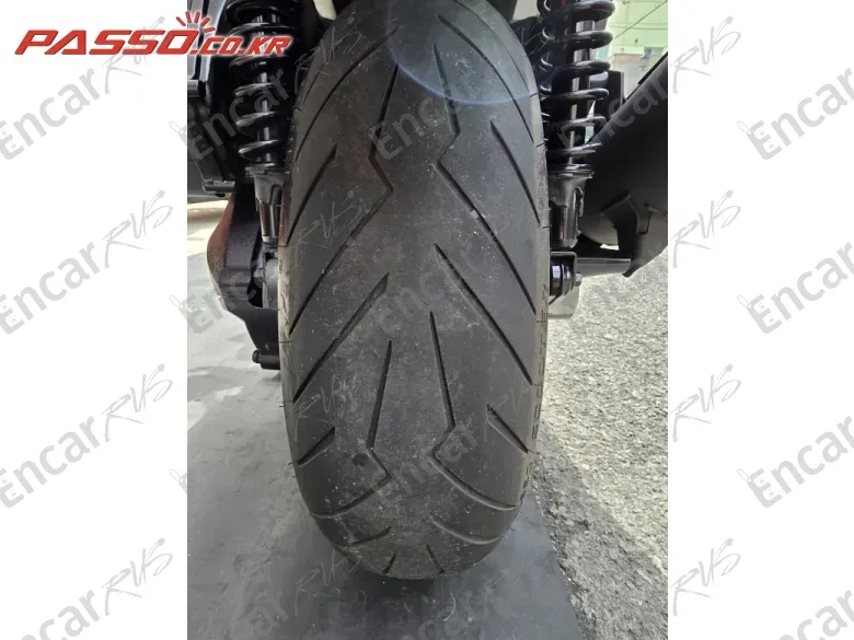 YAMAHA X MAX 300 ABS - фото 5
