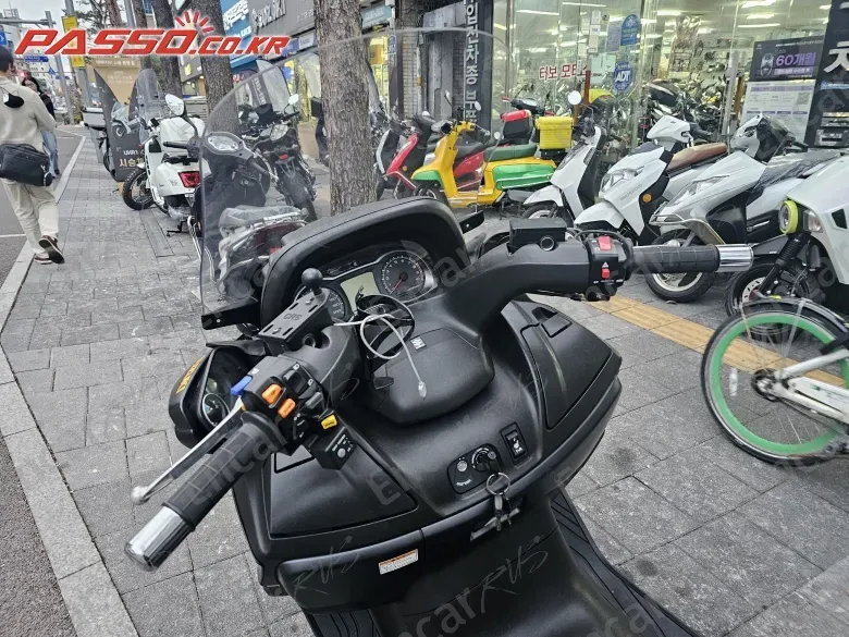 Suzuki Burgman 650 - фото 6