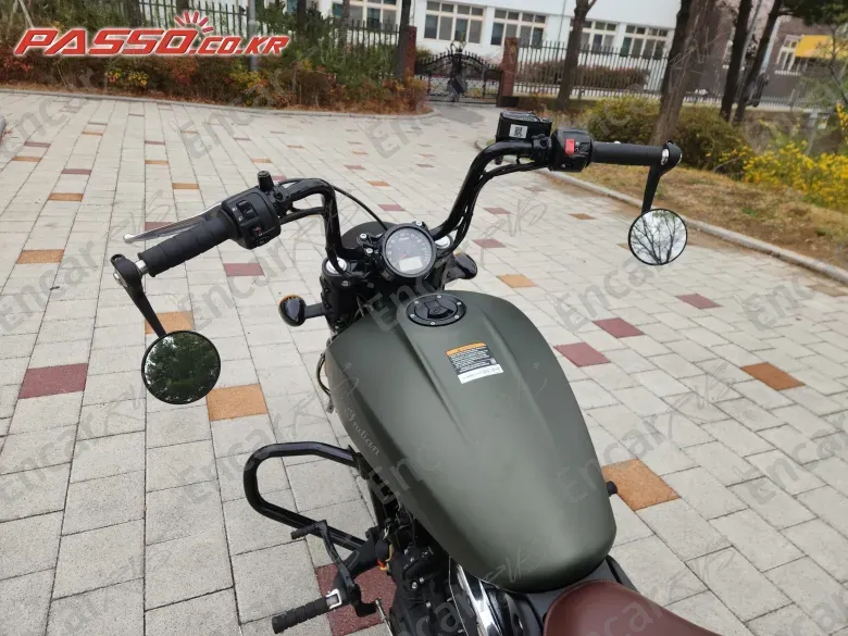 Indian Scout Bobber Twenty - фото 3