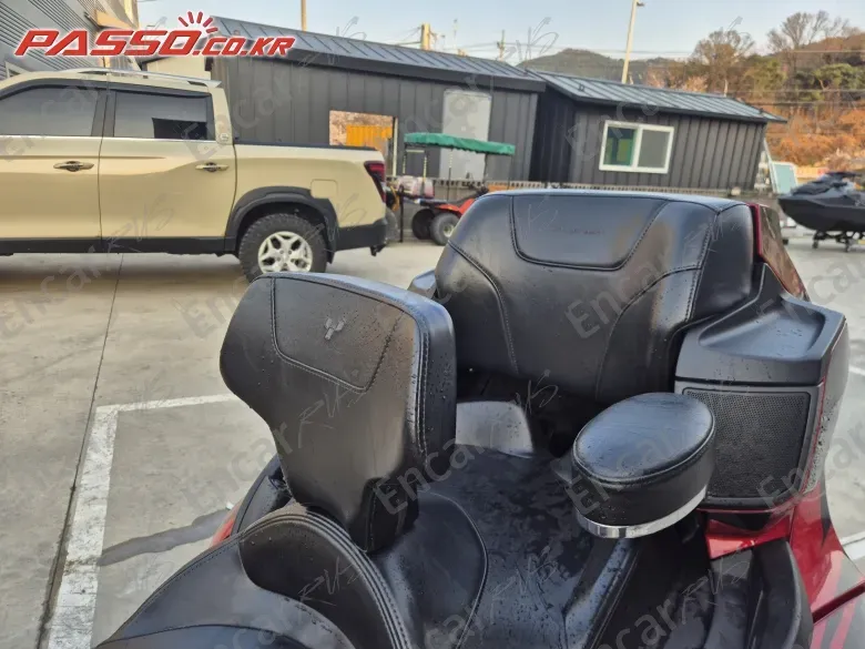 BRP CAN-AM SPYDER RT LIMITED - фото 6