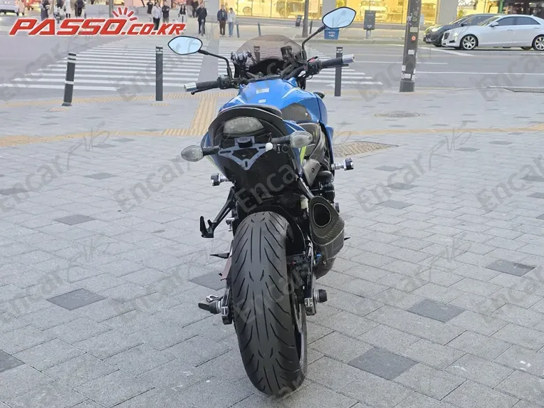 SUZUKI GSX S 750 - фото 2