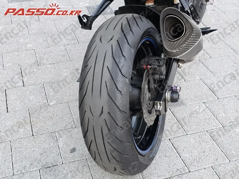 SUZUKI GSX S 750 - фото 5