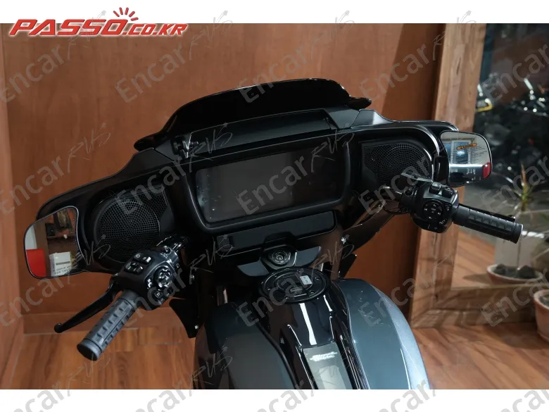 HARLEY-DAVIDSON FLHX - фото 3