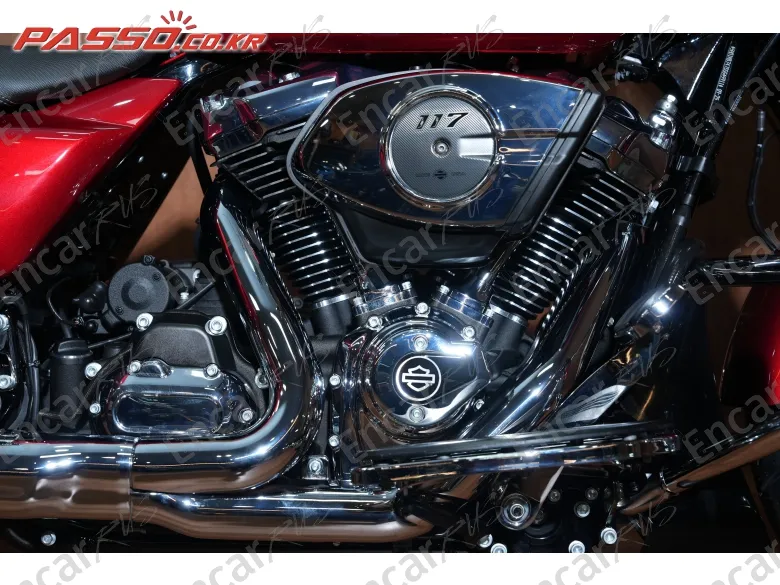HARLEY-DAVIDSON FLHX - фото 4